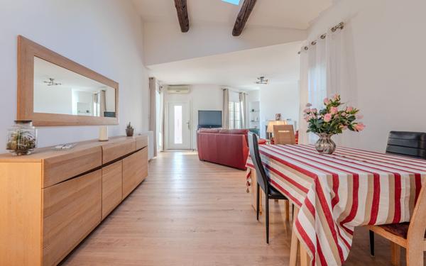 Maison à vendre    5 pièces •  Gallargues-le-Montueux