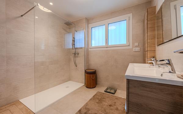 Maison à vendre    5 pièces •  Gallargues-le-Montueux