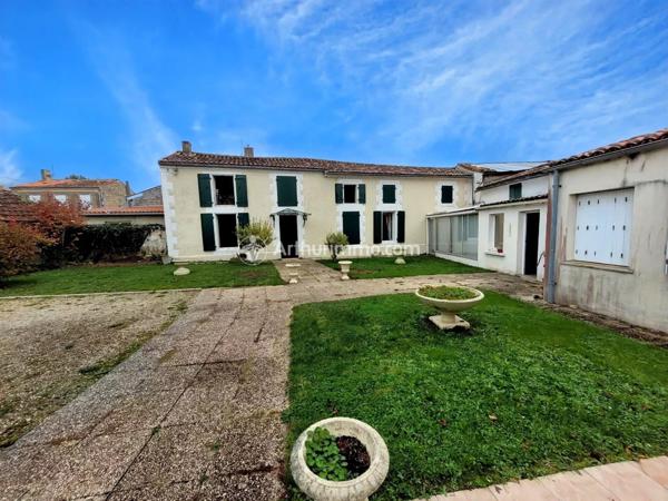 Vente Maison 8 pièces 160 m2 à Essouvert