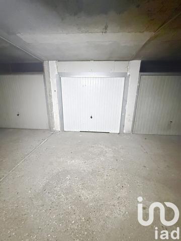 Parking à vendre 15 m² Évry