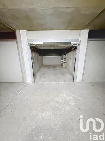 Parking à vendre 15 m² Évry