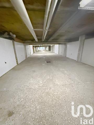 Parking à vendre 15 m² Évry