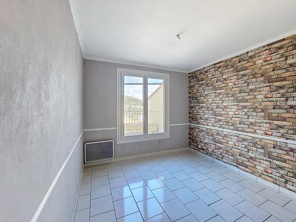 Carqueiranne (83320) En vente à Carqueiranne (83) : villa avec terrasse 5 pièces