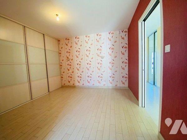 A VENDRE  à Perros-Guirec (22700) en Côtes-d'Armor (22), pavillon entièrement rénové en 2010, d...