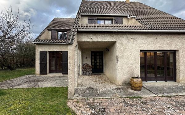 Maison à vendre    7 pièces • 199 m2 Savigny-le-Temple