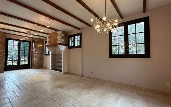 Maison à vendre    7 pièces • 199 m2 Savigny-le-Temple