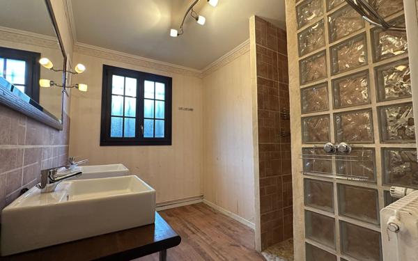 Maison à vendre    7 pièces • 199 m2 Savigny-le-Temple