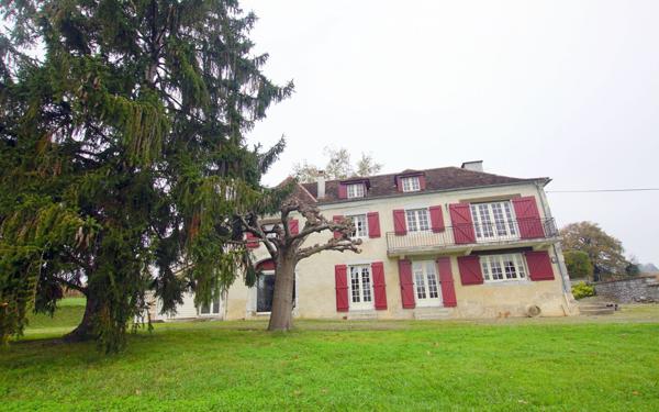 Maison à vendre    7 pièces •  Orthez