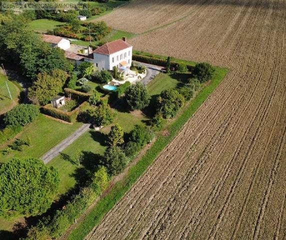 Vente                                                      Maison
                        
                     8 pièces                      230 m2                     à Marmande