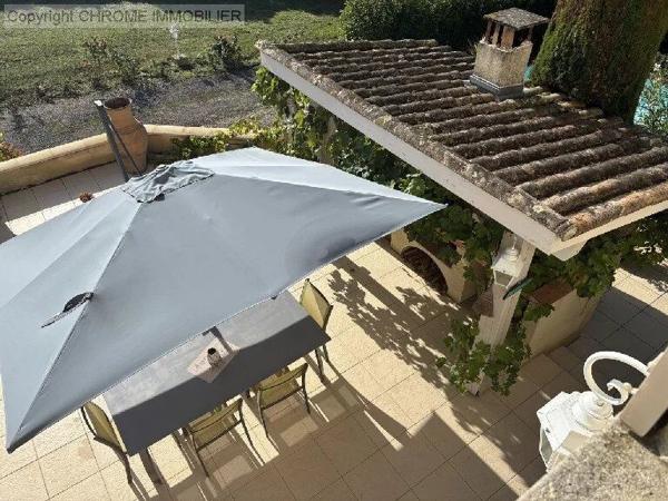 Vente                                                      Maison
                        
                     8 pièces                      230 m2                     à Marmande