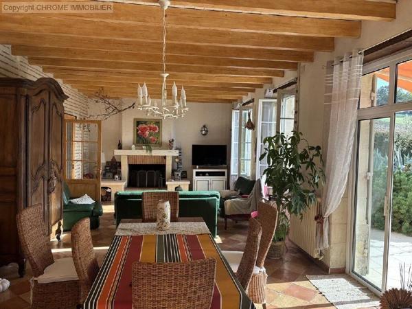 Vente                                                      Maison
                        
                     8 pièces                      230 m2                     à Marmande