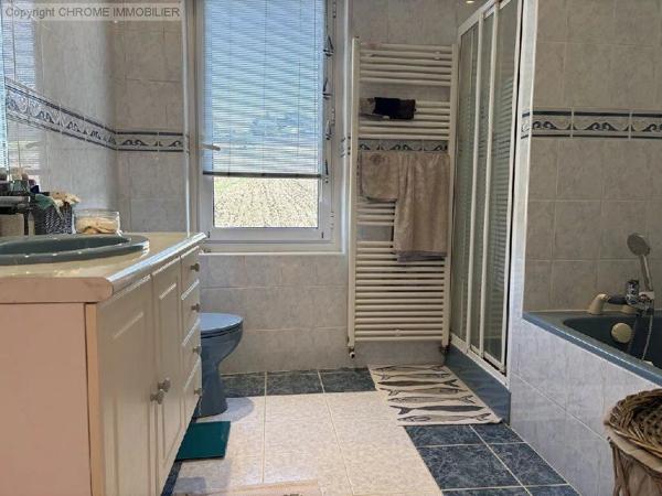 Vente                                                      Maison
                        
                     8 pièces                      230 m2                     à Marmande