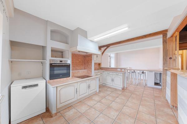 Maison 166 m² + appartement indépendant sur 4000 m² ? fort potentiel