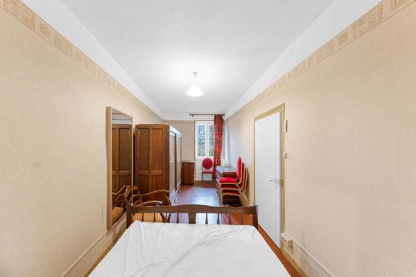 Maison 166 m² + appartement indépendant sur 4000 m² ? fort potentiel