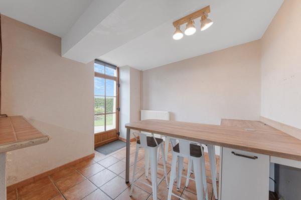 Maison 166 m² + appartement indépendant sur 4000 m² ? fort potentiel