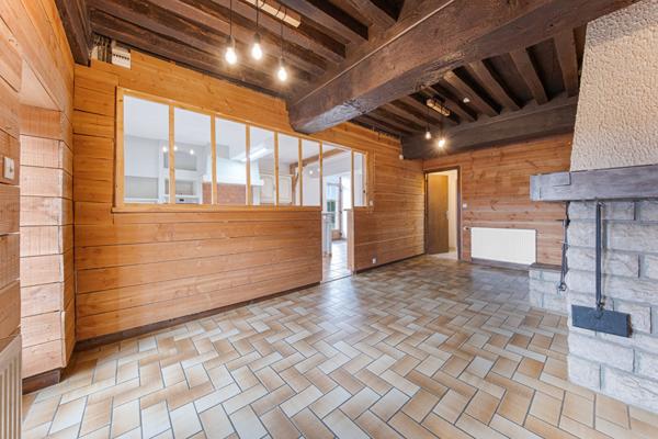 Maison 166 m² + appartement indépendant sur 4000 m² ? fort potentiel