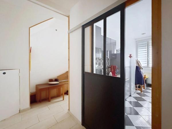 CHARLY SUR MARNE : Commerces, écoles et collège à pied