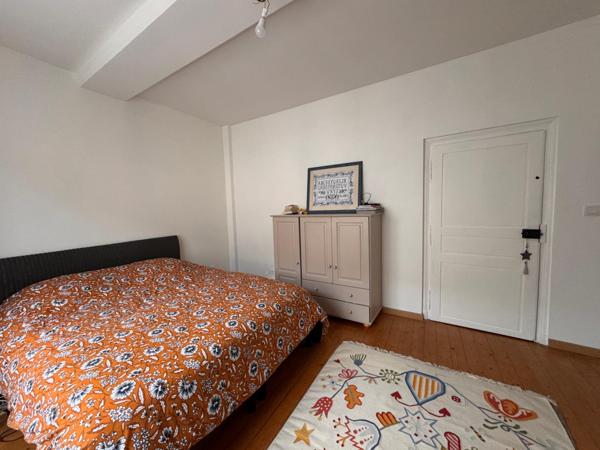 CHARLY SUR MARNE : Commerces, écoles et collège à pied