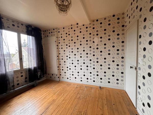 CHARLY SUR MARNE : Commerces, écoles et collège à pied