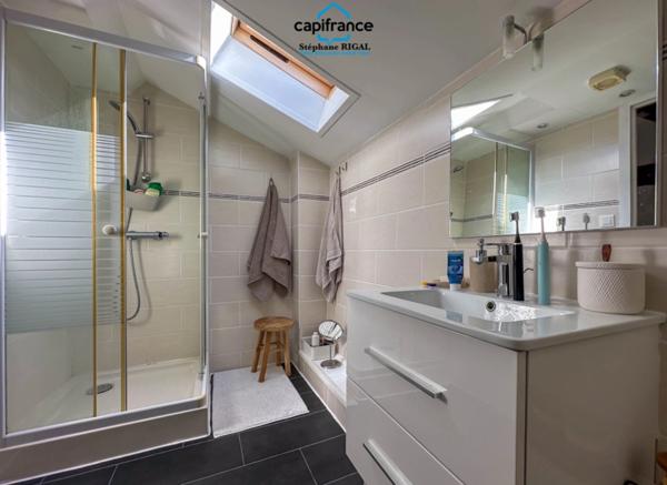 Propriete à vendre 9 pièces MONTAYRAL (47) 190m2 habitables sur terrain de 6689m2 avec piscine