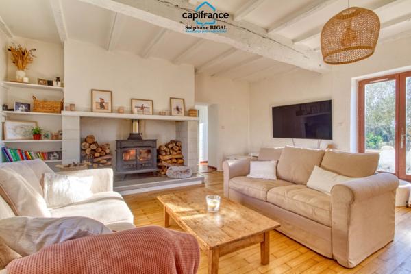 Propriete à vendre 9 pièces MONTAYRAL (47) 190m2 habitables sur terrain de 6689m2 avec piscine