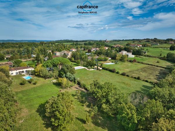 Propriete à vendre 9 pièces MONTAYRAL (47) 190m2 habitables sur terrain de 6689m2 avec piscine