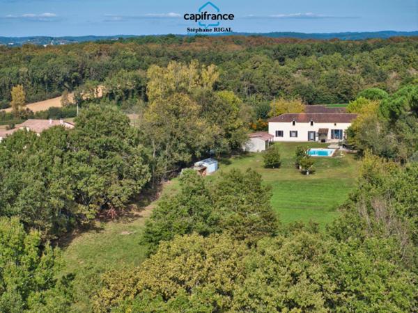 Propriete à vendre 9 pièces MONTAYRAL (47) 190m2 habitables sur terrain de 6689m2 avec piscine