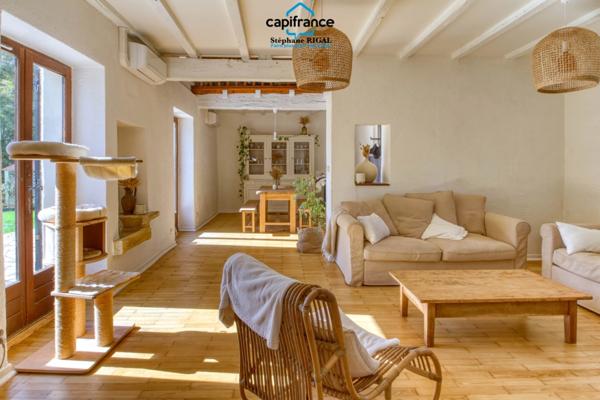 Propriete à vendre 9 pièces MONTAYRAL (47) 190m2 habitables sur terrain de 6689m2 avec piscine