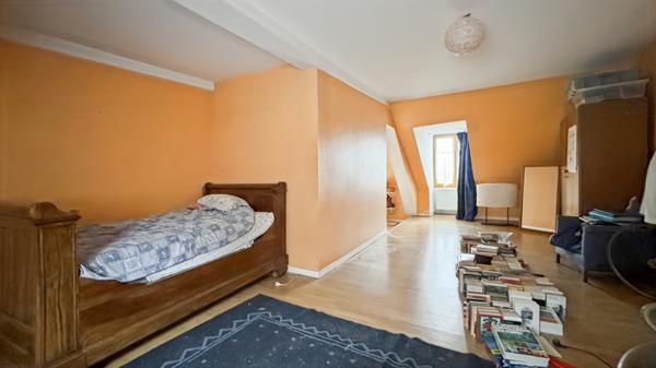 Étampes (91150) À VENDRE : MAISON centre-ville 4 chambres 160 m² + grenier aménageable et 3 garages