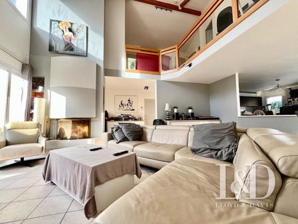 Echirolles / Bresson - Maison 6 pièces de 176 m2 habitables sur terrain de 1333 m2