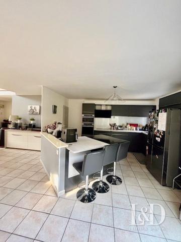 Echirolles / Bresson - Maison 6 pièces de 176 m2 habitables sur terrain de 1333 m2