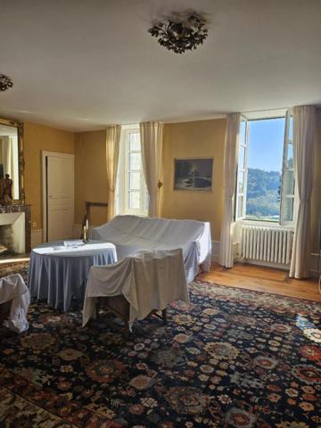 Château Moulins Engilbert 12 pièce(s) 395,85 m2