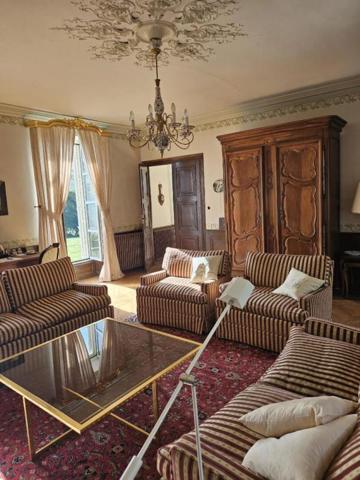 Château Moulins Engilbert 12 pièce(s) 395,85 m2