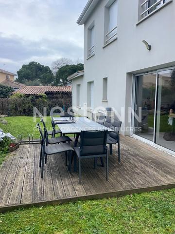 PESSAC DOMAINE UNIVERSITAIRE-A LOUER CHAMBRE MEUBLE AVEC SALLE D EAU EN CO-LIVING