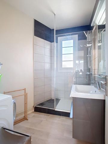 A louer PAU Appartement T2 Bis meublé de 48 m2 avec chambre et un bureau
