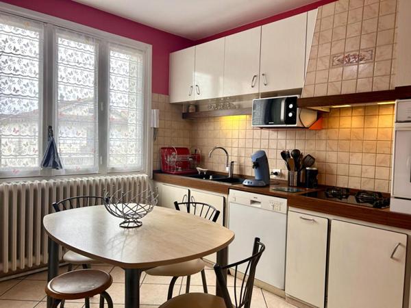 ROANNE ? Maison individuelle avec sous-sol complet sur terrain clos et arboré