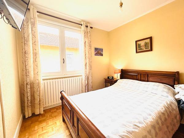 ROANNE ? Maison individuelle avec sous-sol complet sur terrain clos et arboré