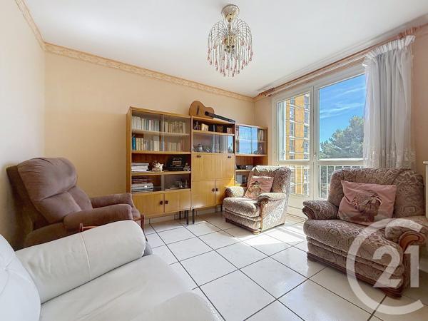Appartement F4 à vendre  4 pièces - 70,90 m 2   MARSEILLE  - 13013