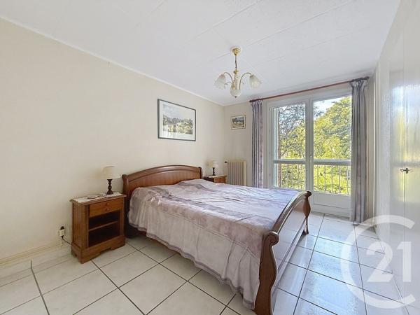 Appartement F4 à vendre  4 pièces - 70,90 m 2   MARSEILLE  - 13013