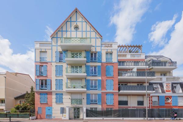 Appartement
         3 pièces
        - 54 m² Exclusivité 225 000 € *