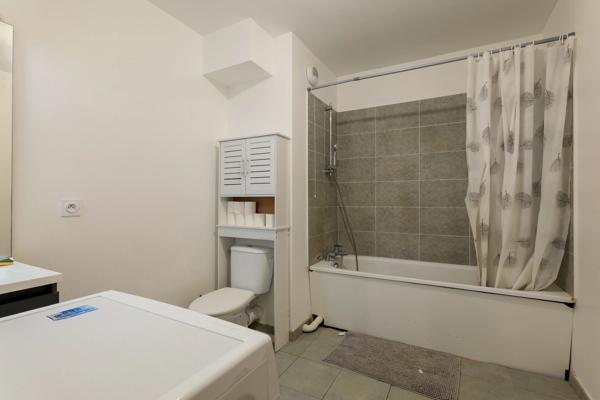 Appartement
         3 pièces
        - 54 m² Exclusivité 225 000 € *