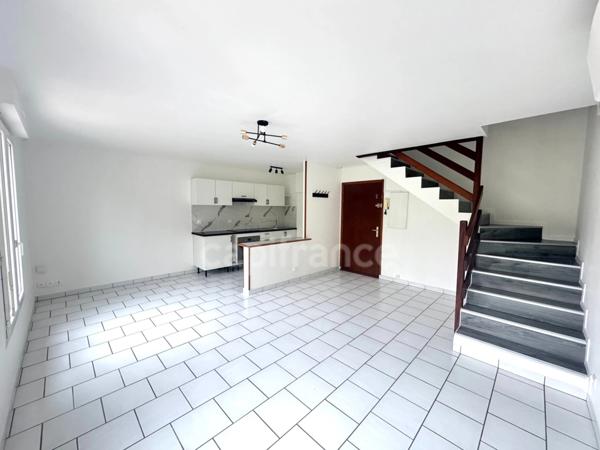 Appartement à vendre 3 pièces en DUPLEX limay (78) - Une place de parking