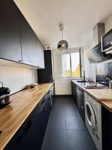 Appartement T4 rénové avec balcon et cellier, 81 m²  Bouscat