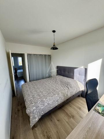 Appartement T4 rénové avec balcon et cellier, 81 m²  Bouscat