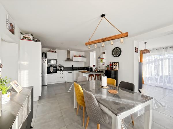 Maison NOTRE DAME DE MONTS 4 Pièces 85,67 m² avec appartement de 60 m²