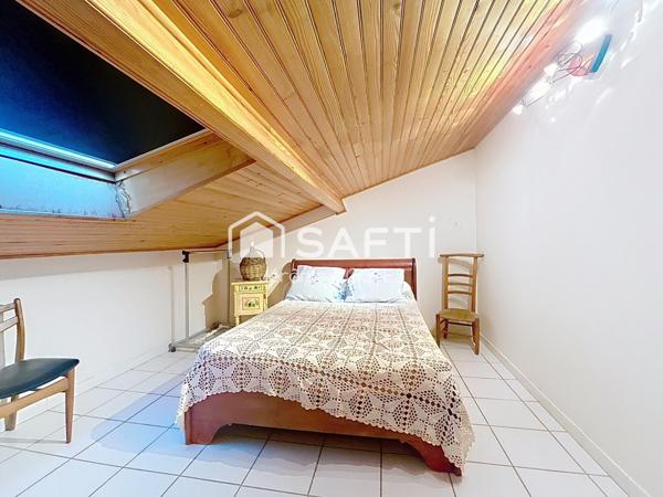 Maison 6 pièces 148 m2 avec terrain constructible de 3889 m2