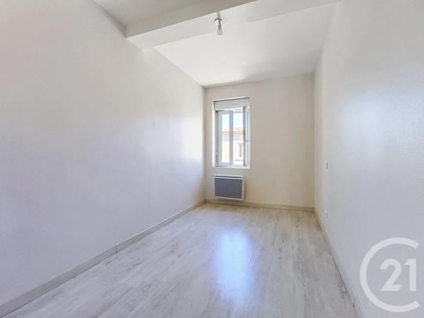 Immeuble à vendre  140 m 2   LABASTIDE ST PIERRE  - 82