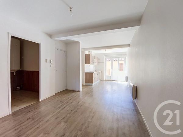 Immeuble à vendre  140 m 2   LABASTIDE ST PIERRE  - 82
