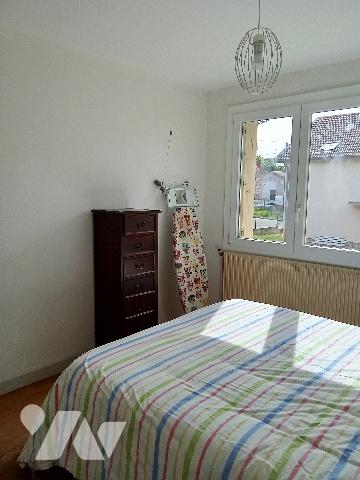 Pavillon mitoyen 1 côté avec jardin