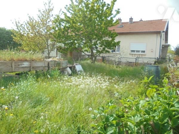 Pavillon mitoyen 1 côté avec jardin